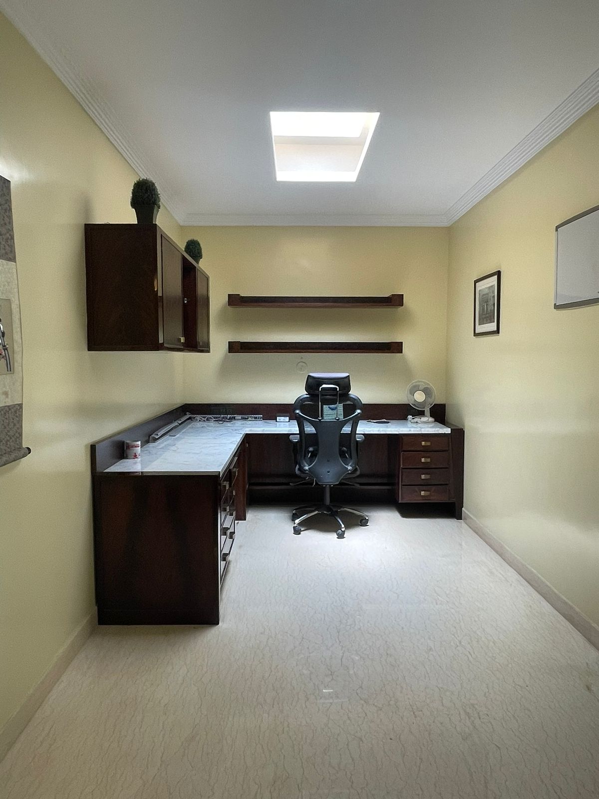 Expansive Residential Plot with Grand Independent House in Manyata Residency - Image 14