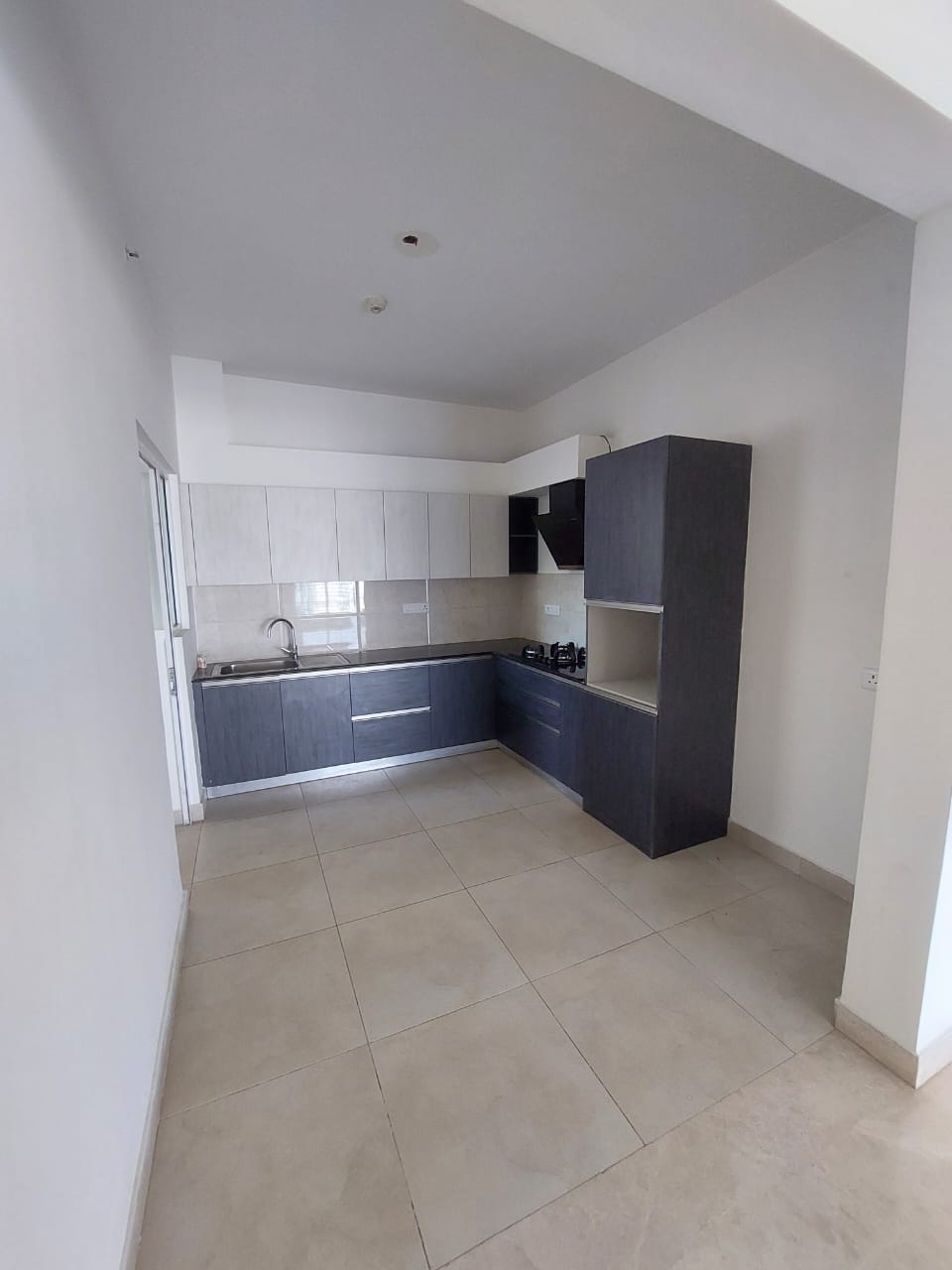 Exquisite High-Floor Residence in Karle Zenith with Panoramic City Views - Image 6