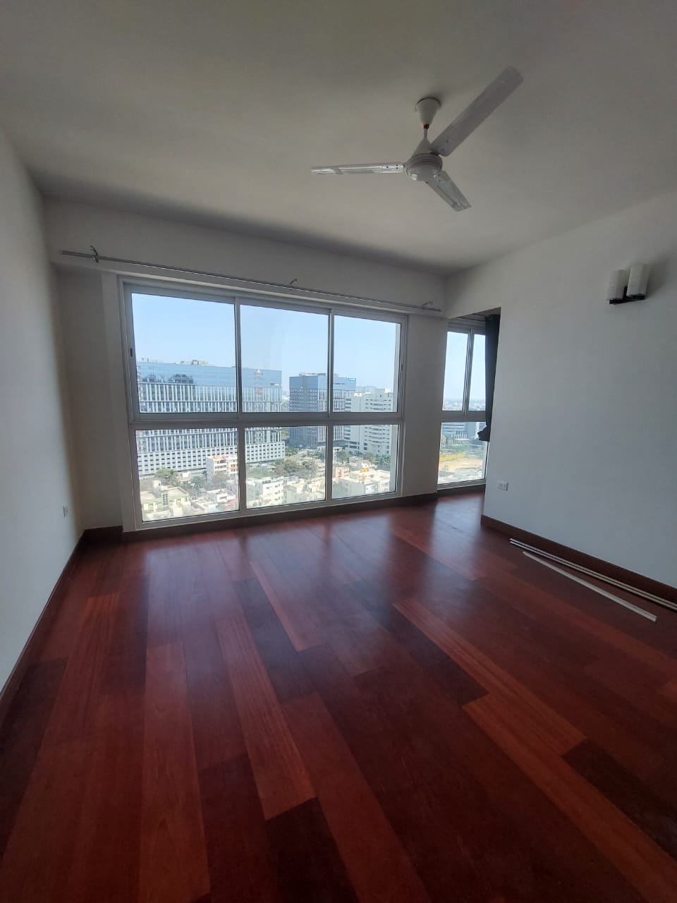 Exquisite High-Floor Residence in Karle Zenith with Panoramic City Views - Image 8