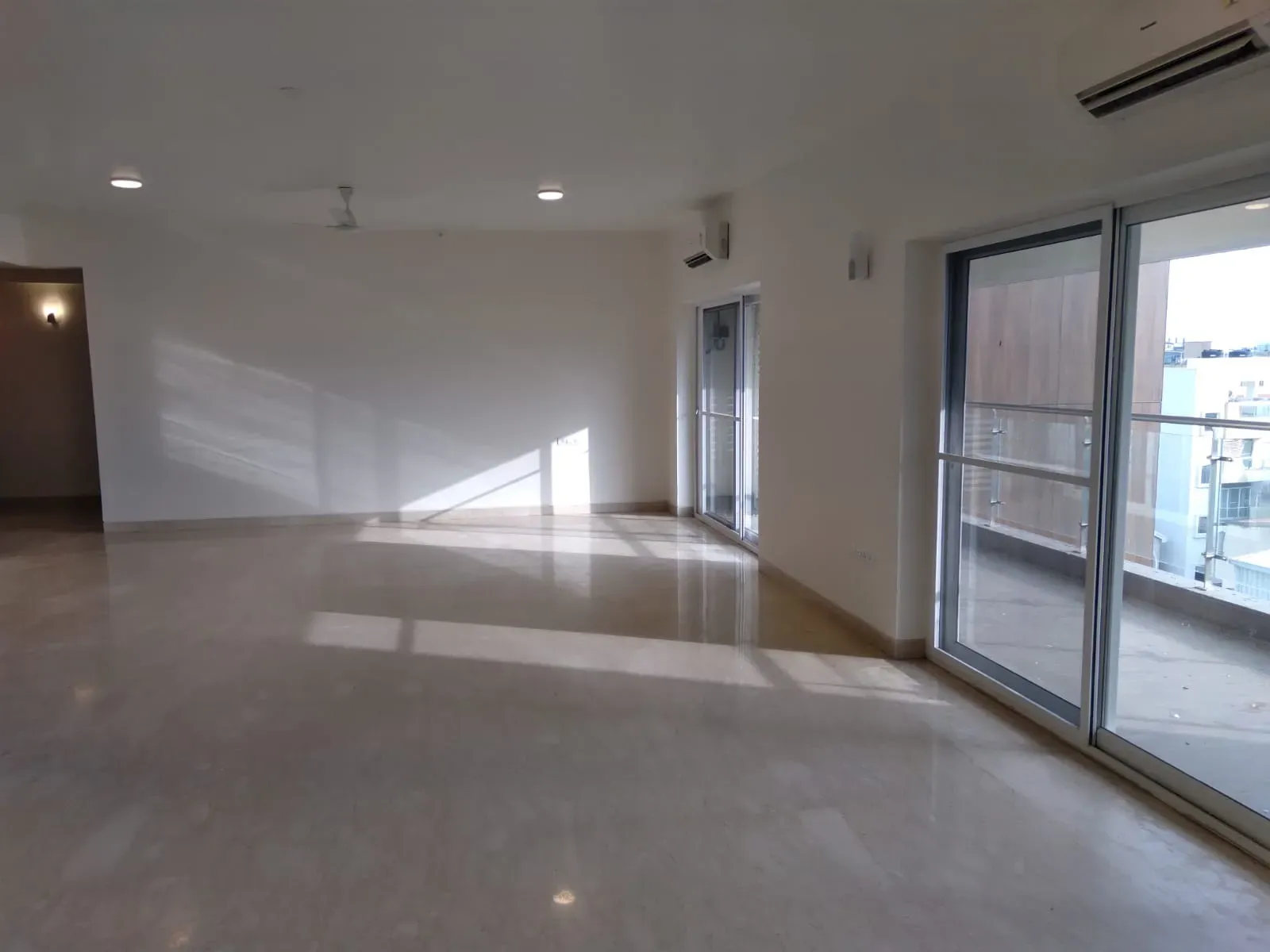 Embassy Oasis | 4 BHK + Maid’s Room | Prime Central Bangalore 4