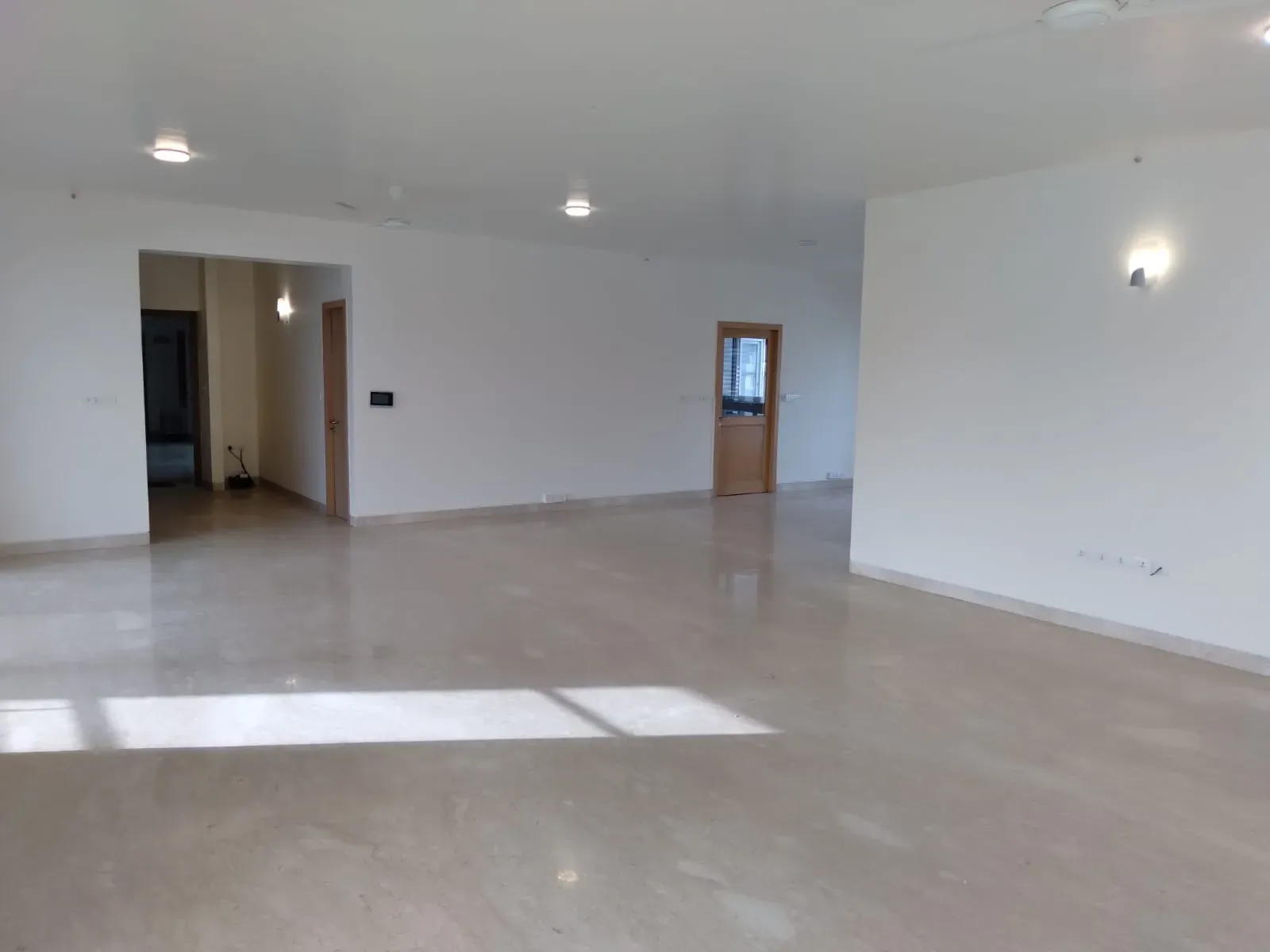 Embassy Oasis | 4 BHK + Maid’s Room | Prime Central Bangalore 5