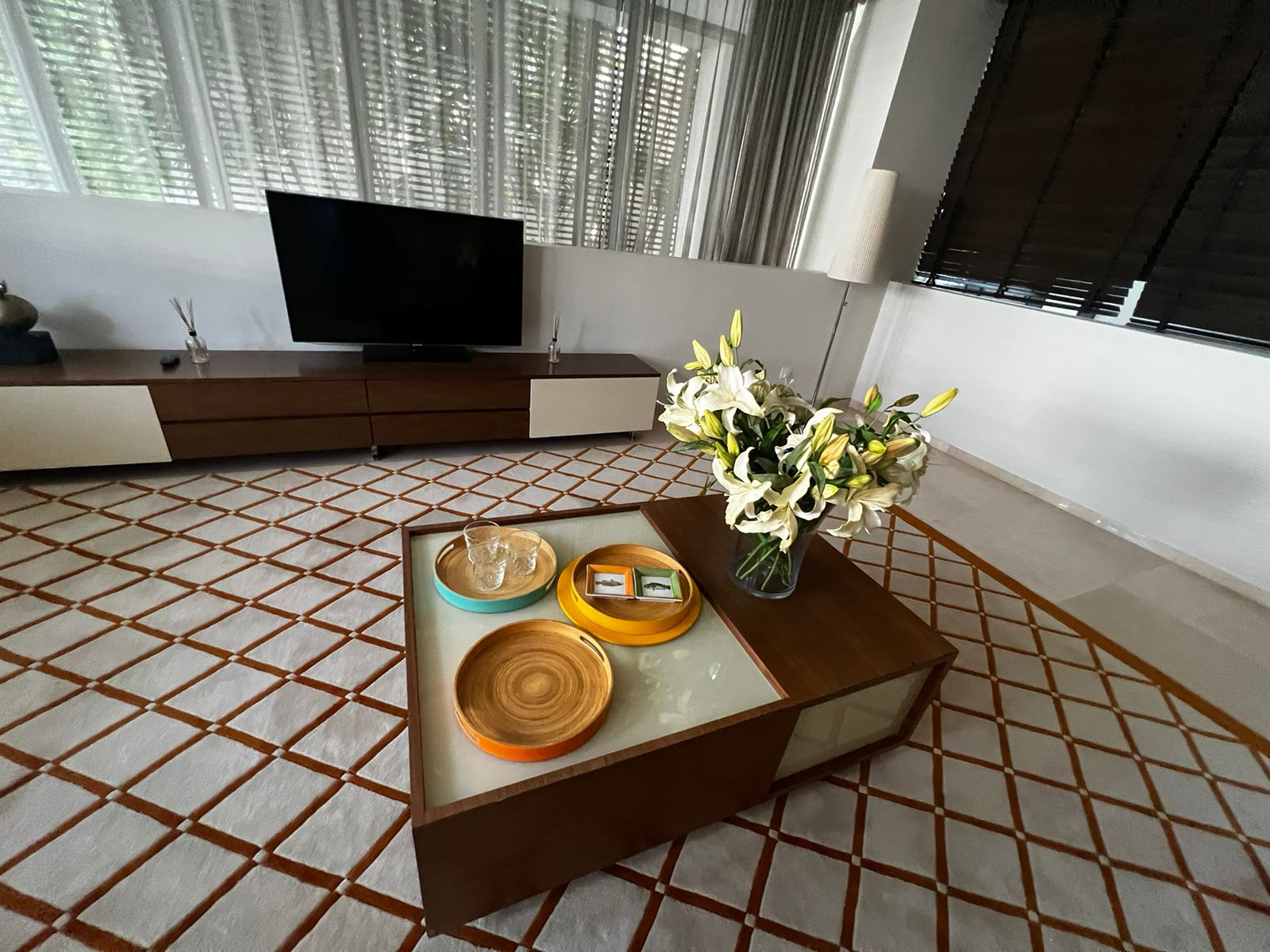 6 BHK Fully furnished in Embassy Boulevard 