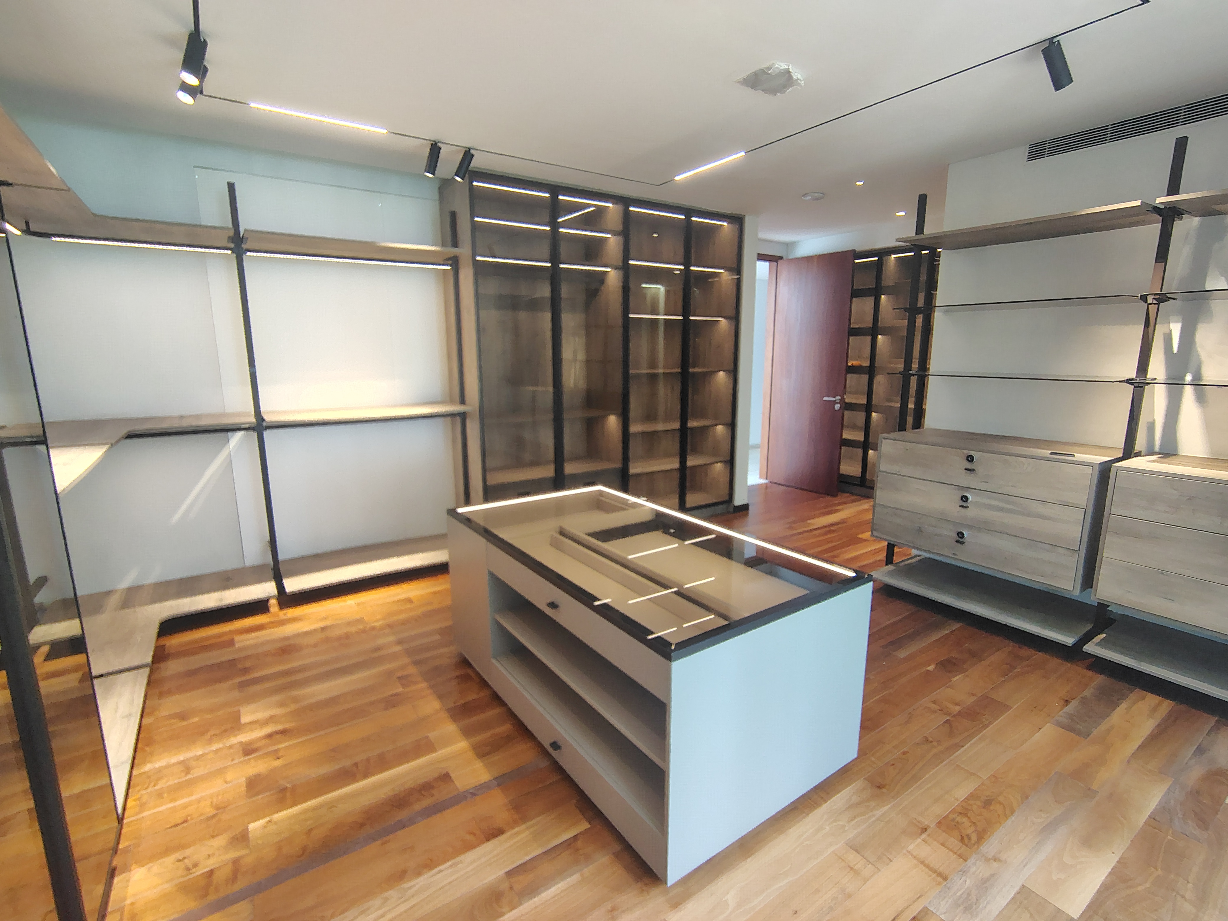 5 BHK fully furnished villa in Embassy Boulevard  - Image 7