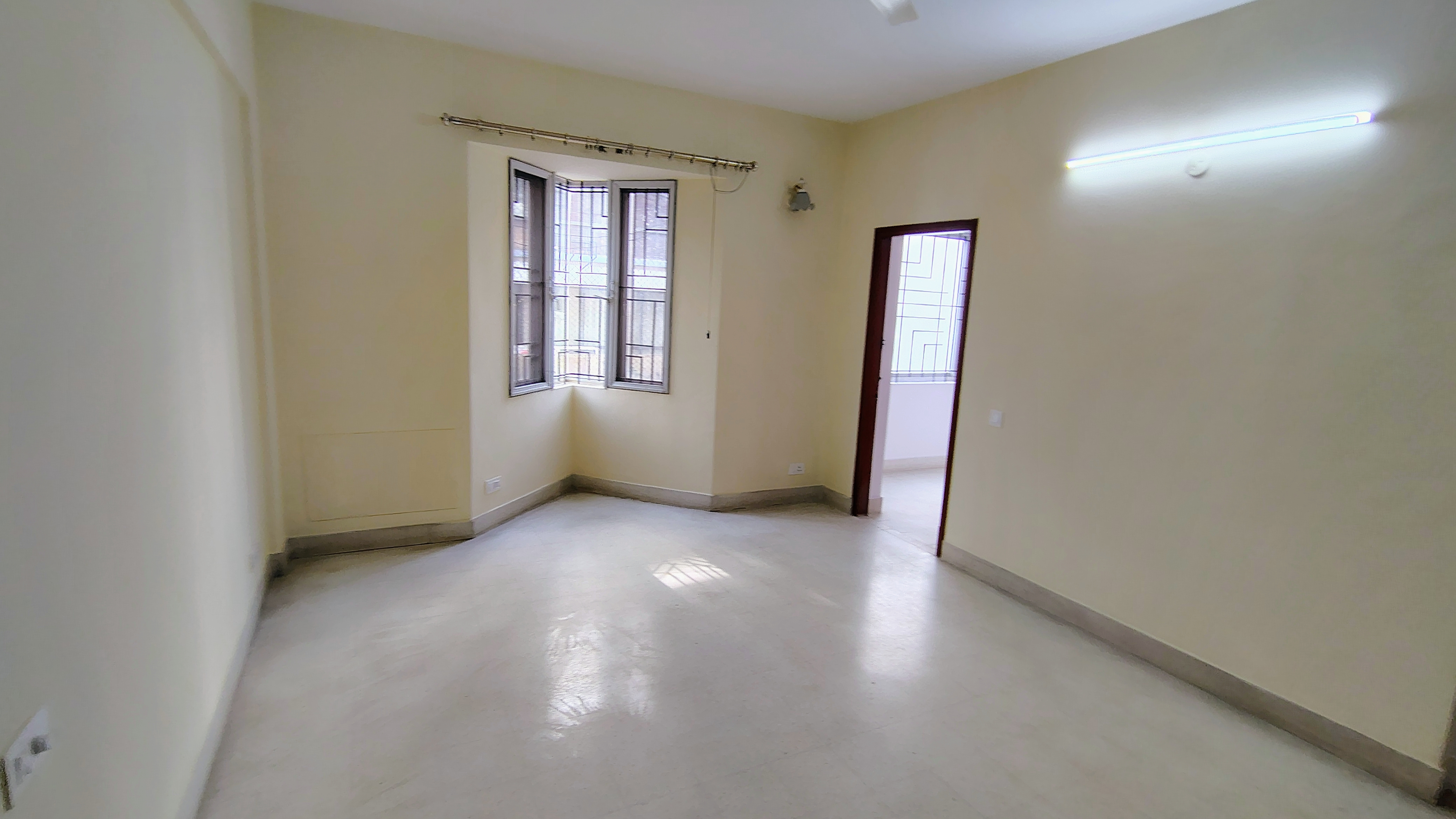 3 BHK for Rent in Cunningham road  - Image 4