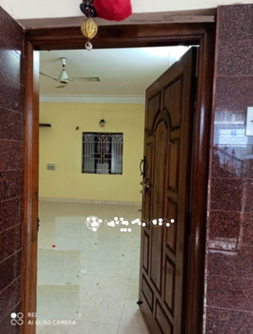 Independent House in S M Nivas - Image 4