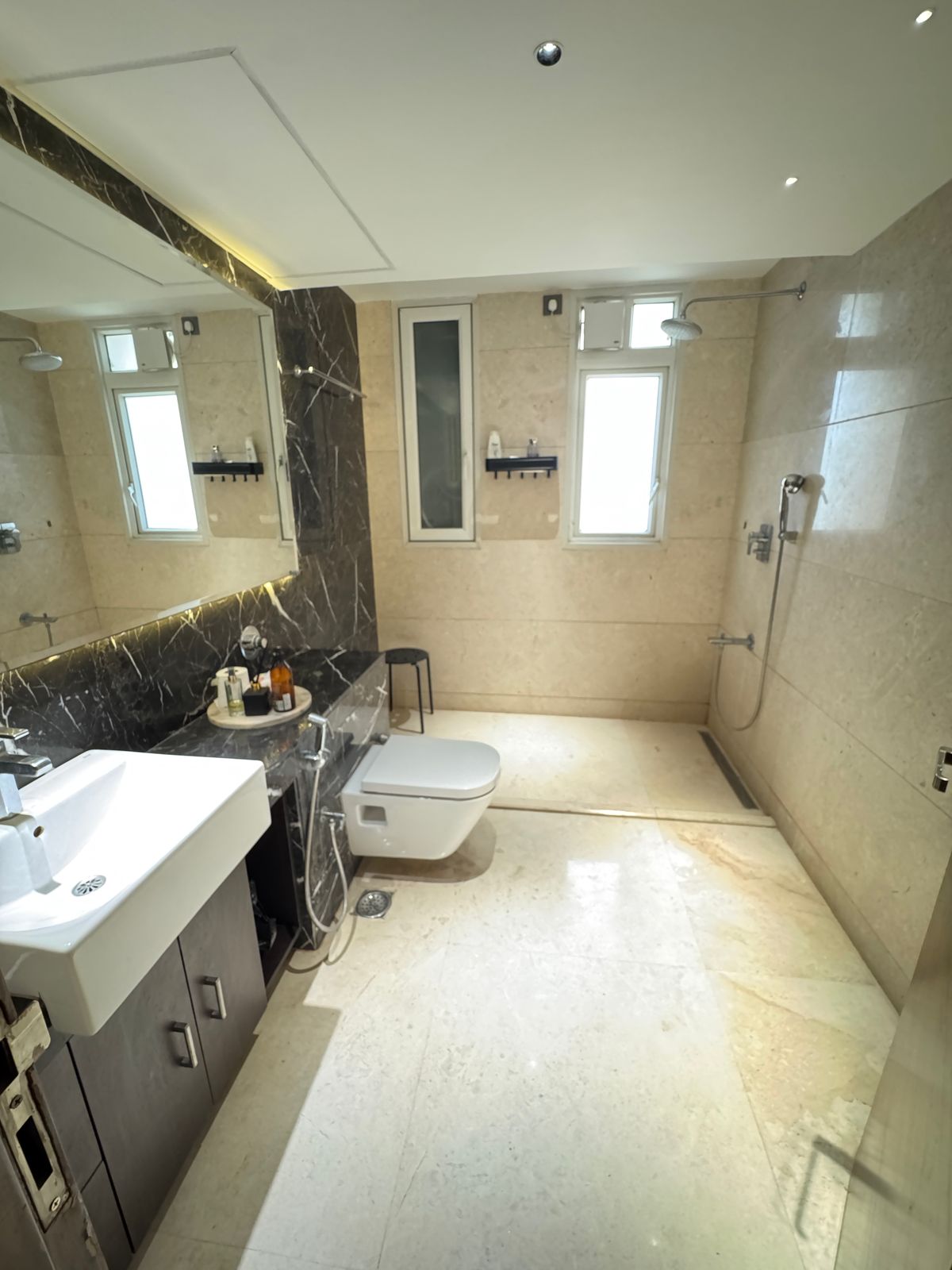 Luxury 4BHK Apartment in RMZ Latitude, Hebbal - Image 3