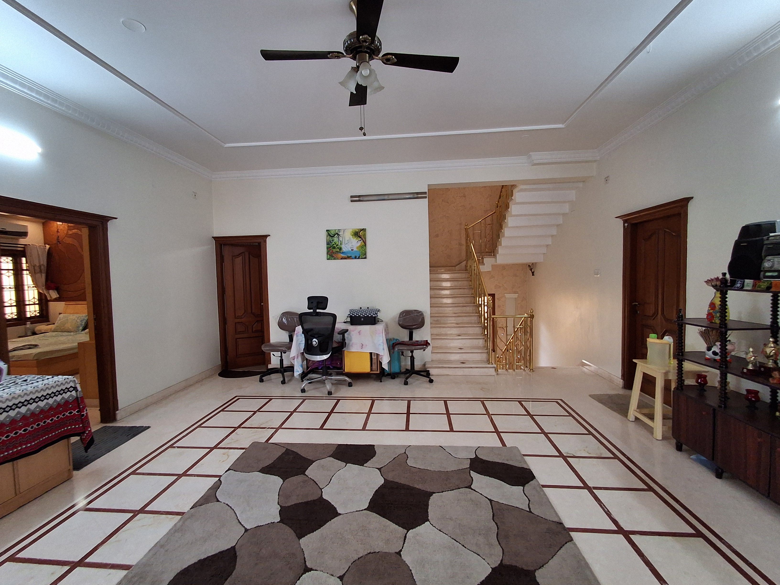 Spacious 6BHK Villa in Rajaji Nagar - Image 4