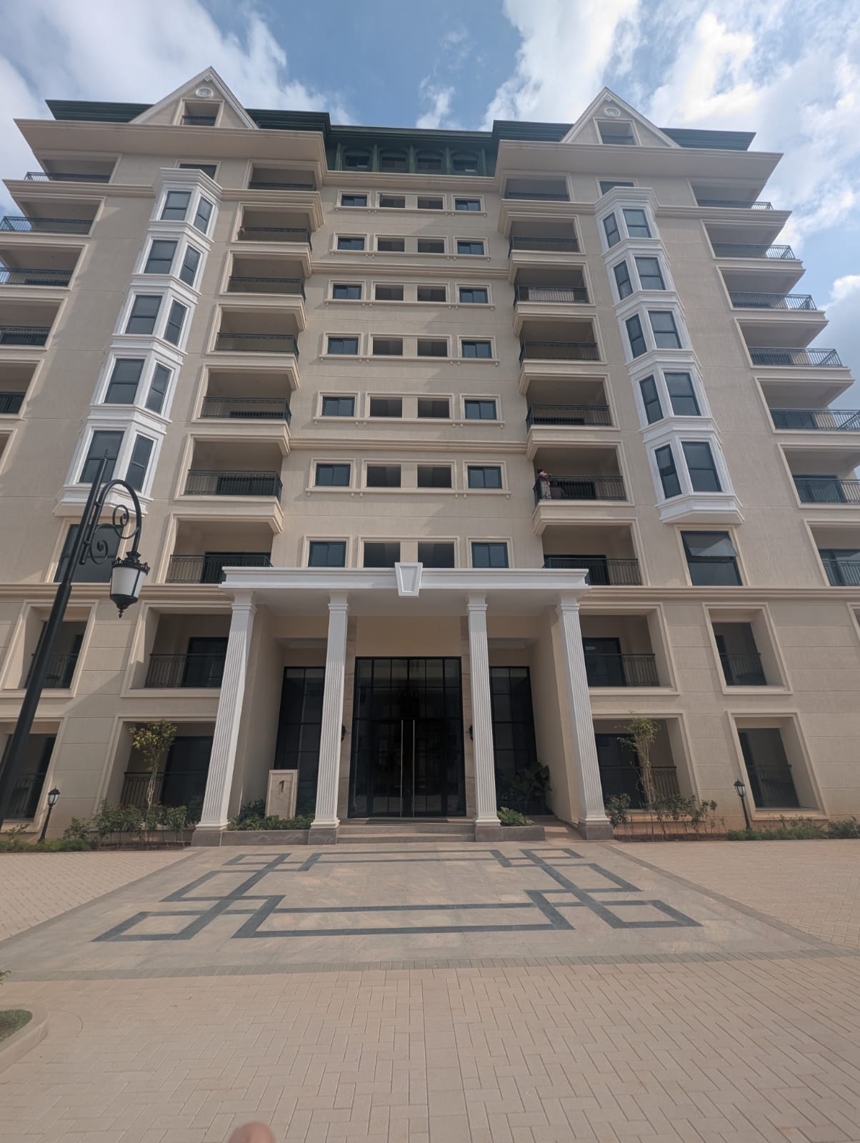 Luxury 3BHK Apartment in Shobha Victoria, Hennur - Image 9