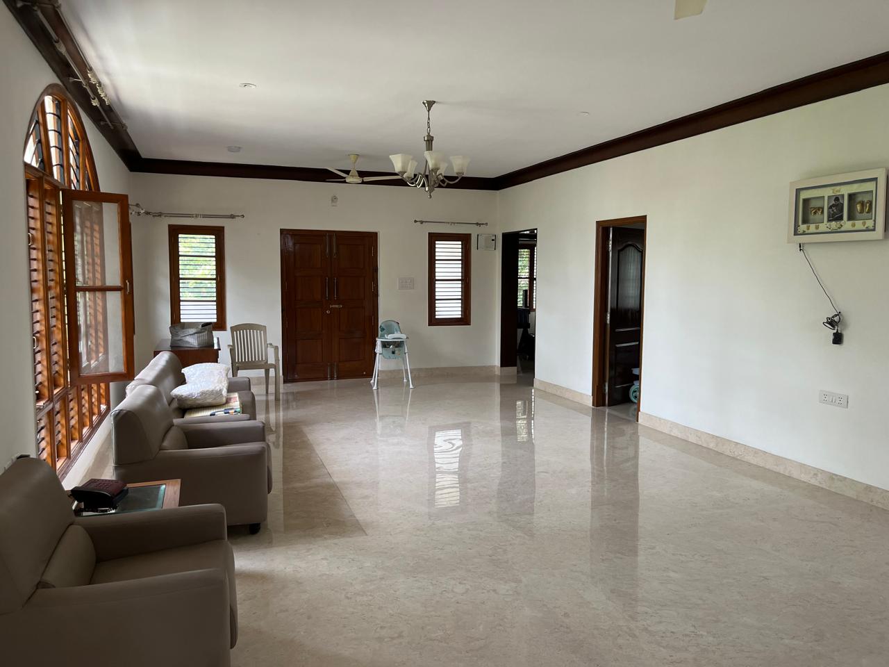 Luxury 5BHK Villa in Jakkur's Telecom Layout - Image 3