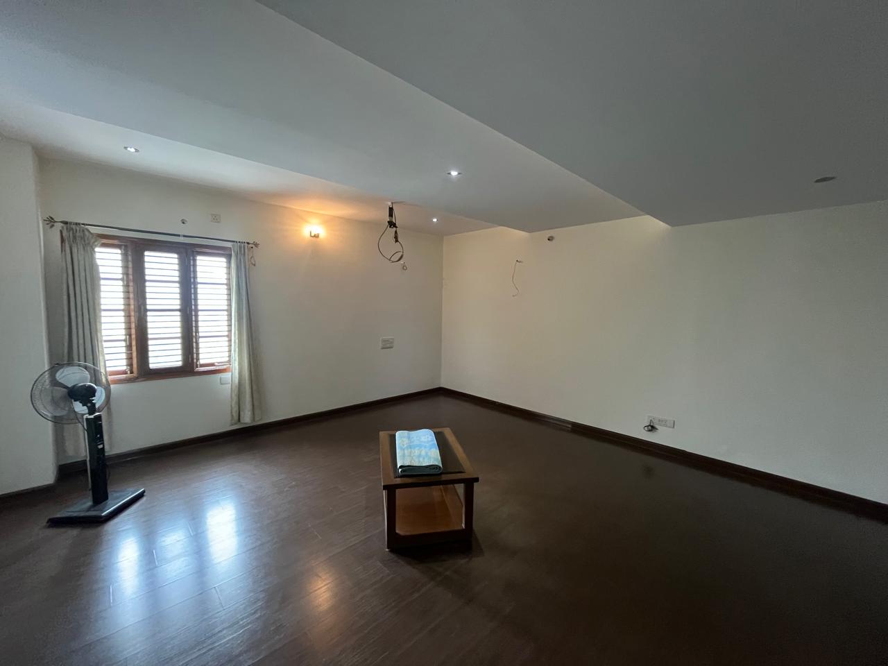 Luxury 5BHK Villa in Jakkur's Telecom Layout - Image 6