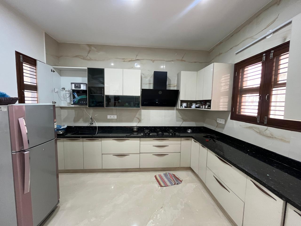 Luxury 4BHK Villa in Jakkur's Telecom Layout - Image 4