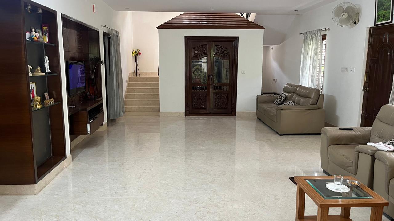 Luxury 5BHK Villa in Jakkur, North-East Facing - Property in Bangalore