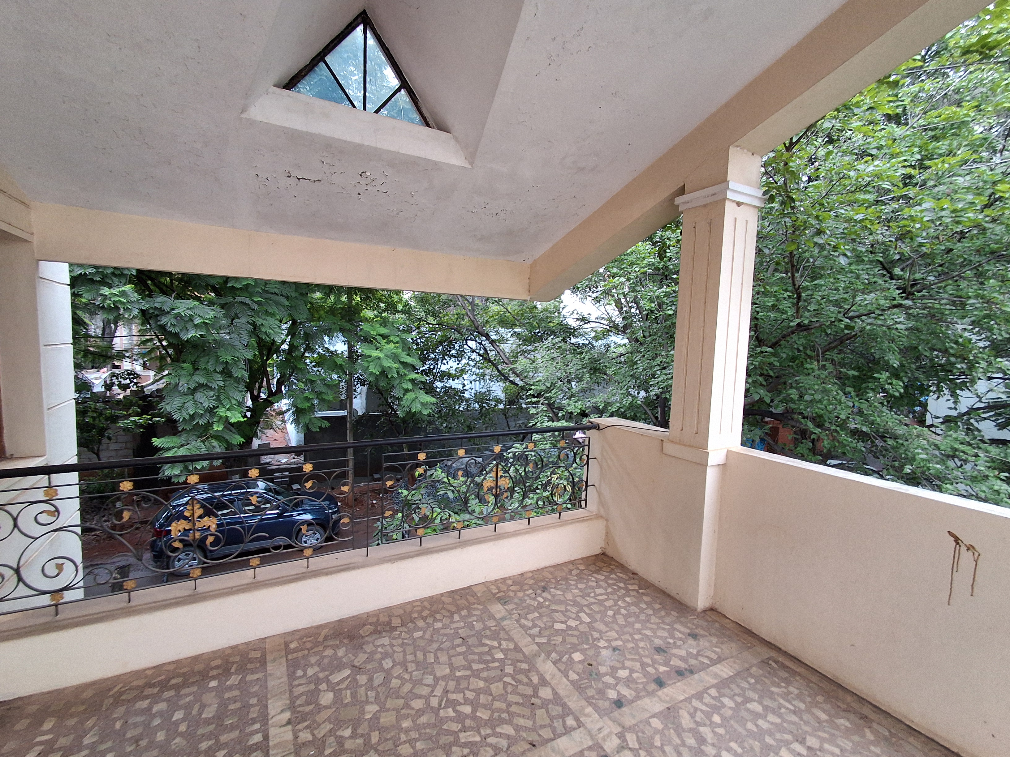 Spacious 3BHK Villa in Jakkur, GKVK Layout - Image 3