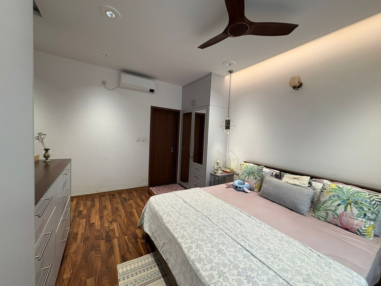 Spacious 3BHK in L&T Raintree, Hebbal - Image 10