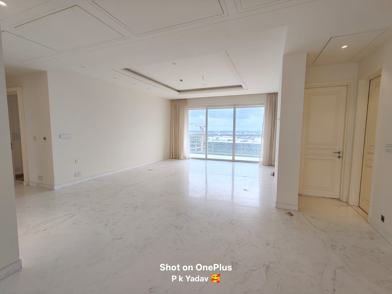 Luxury 4BHK Apartment in Bhartiya City - Image 6