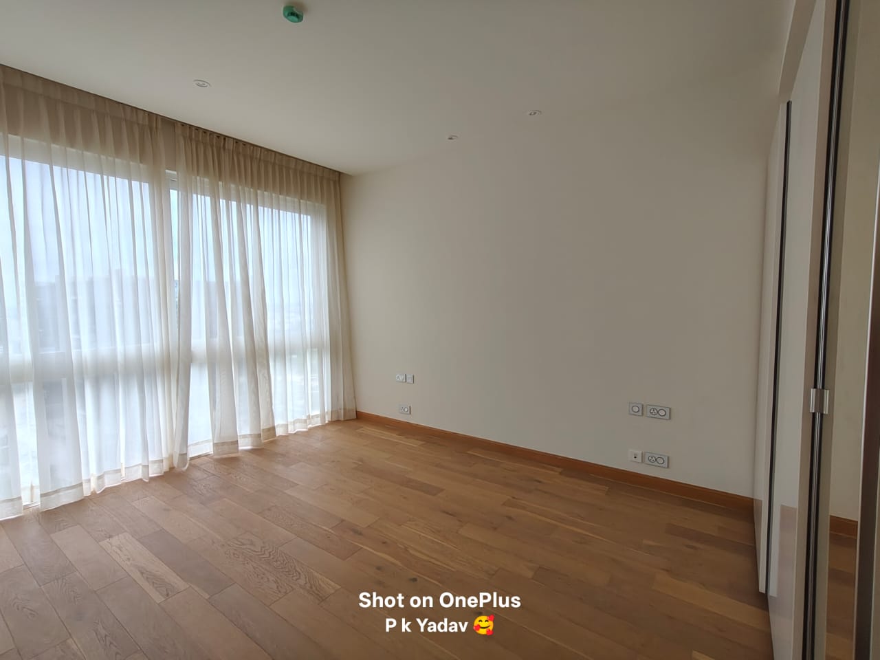 Luxury 4BHK Apartment in Bhartiya City - Image 7