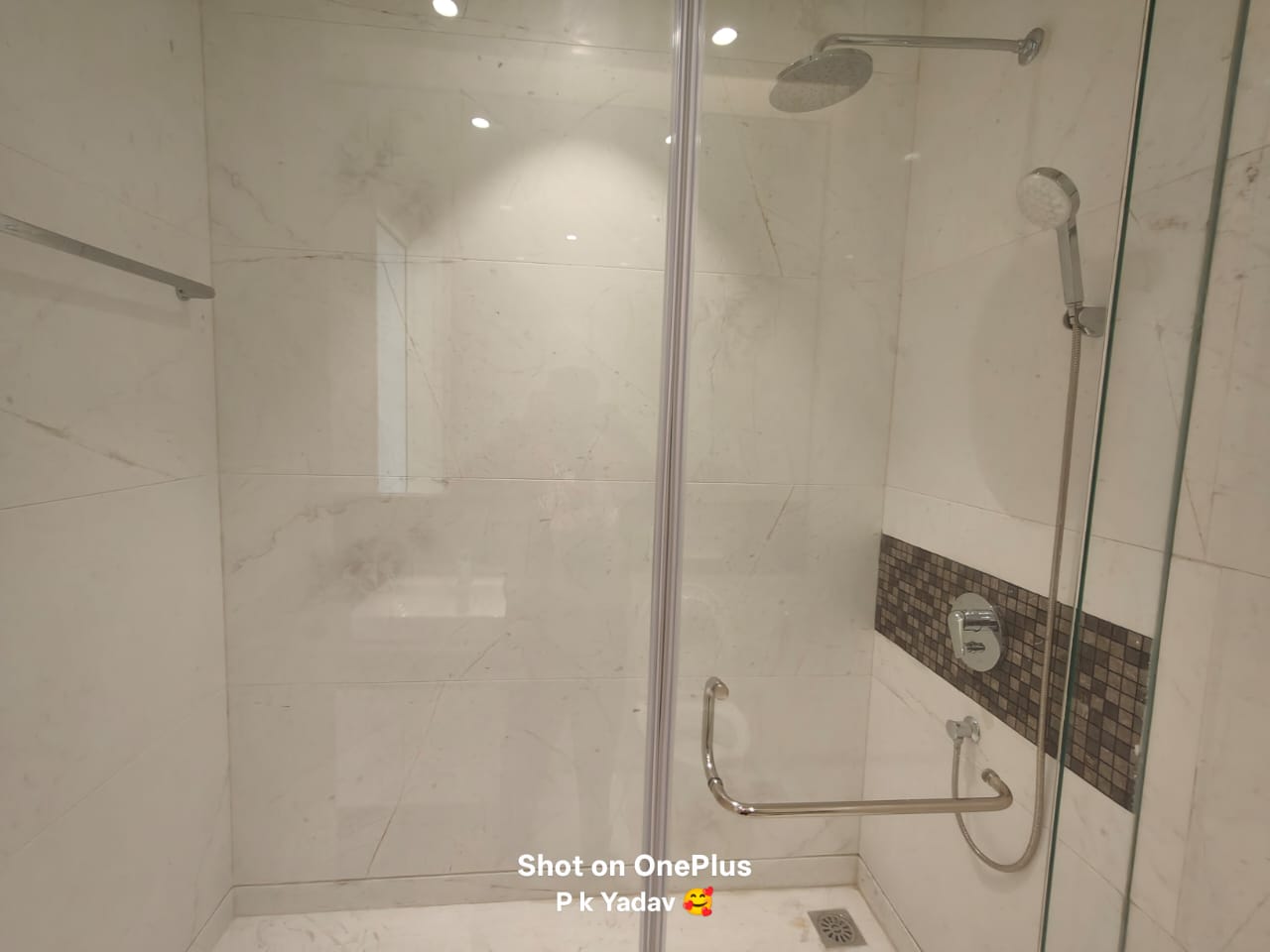 Luxury 4BHK Apartment in Bhartiya City - Image 9