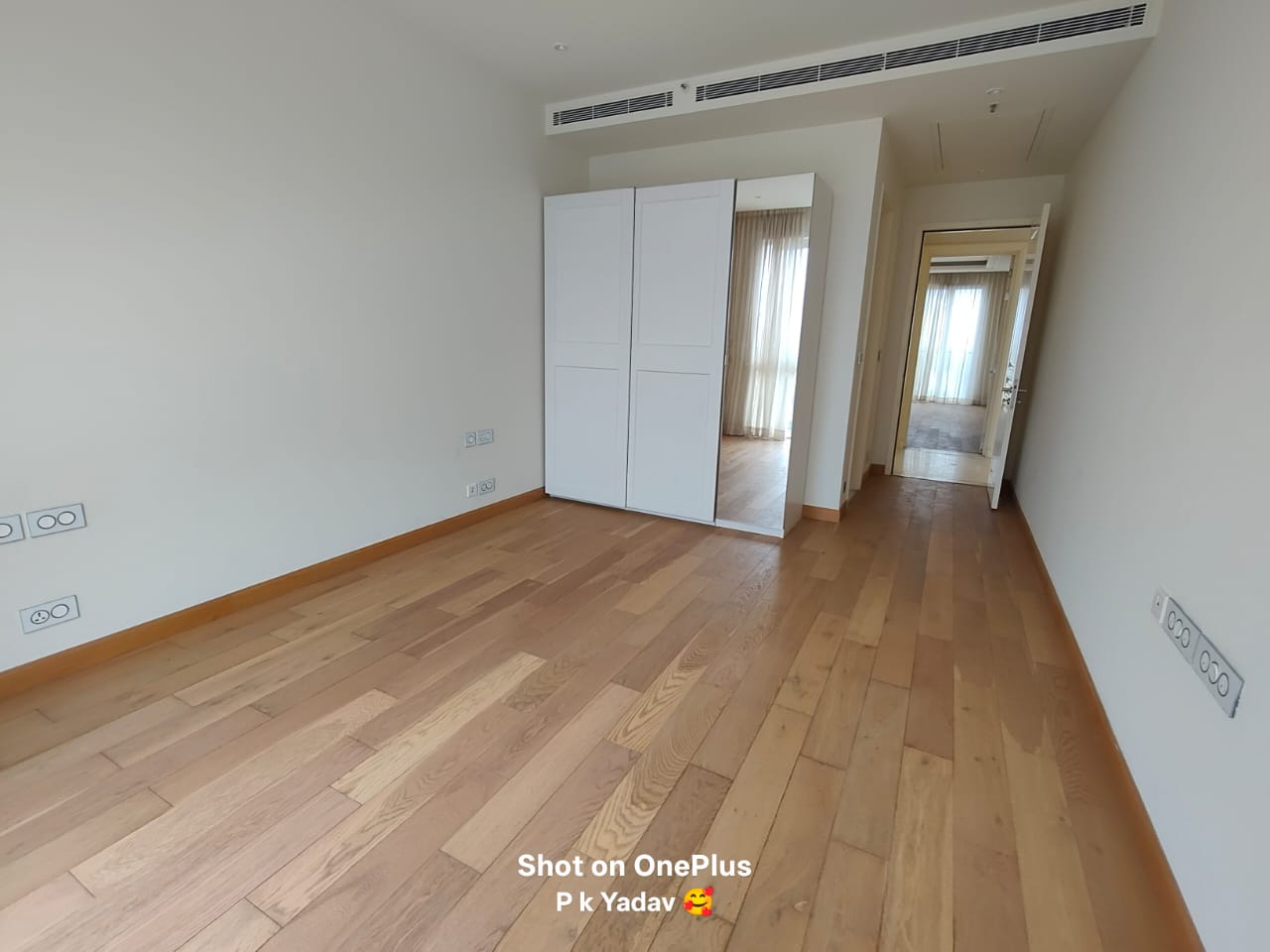 Luxury 4BHK Apartment in Bhartiya City - Image 10