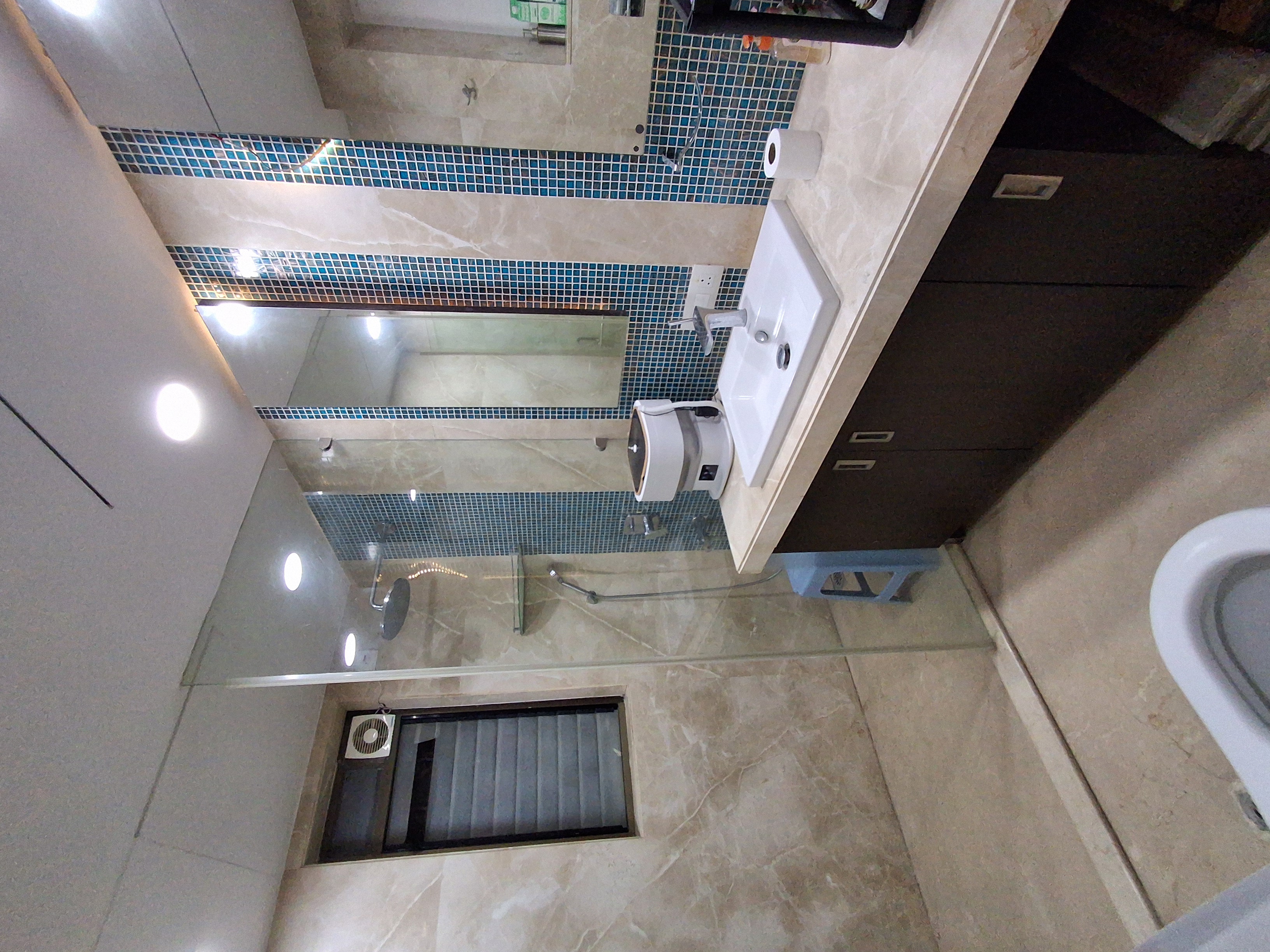 Luxurious 4BHK in Raheja Pebble Bay, Dollars Colony - Image 8