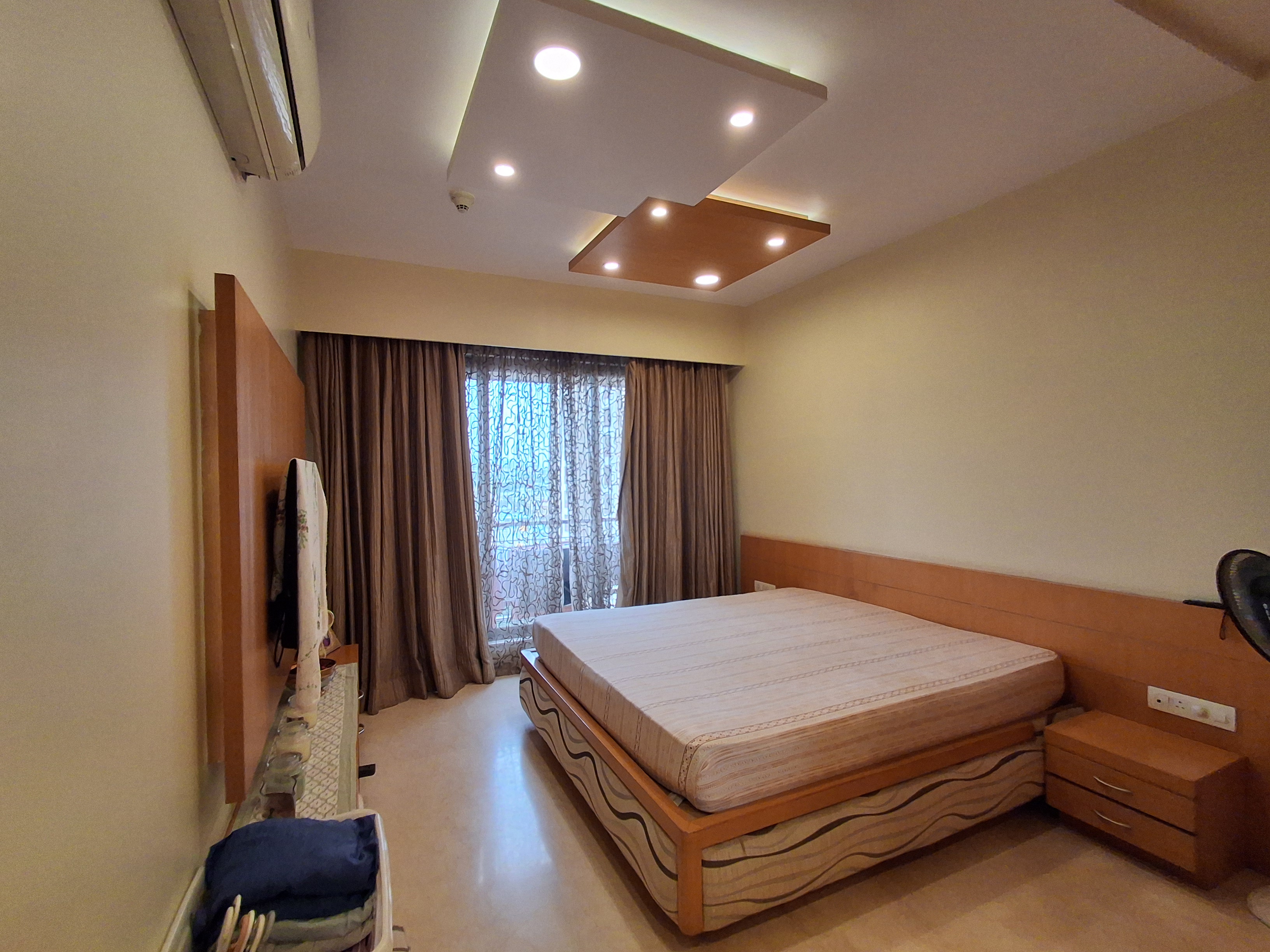 Luxurious 4BHK in Raheja Pebble Bay, Dollars Colony - Image 10