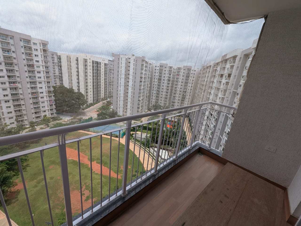 Luxury 4BHK Apartment in L&T Raintree Boulevard - Image 3