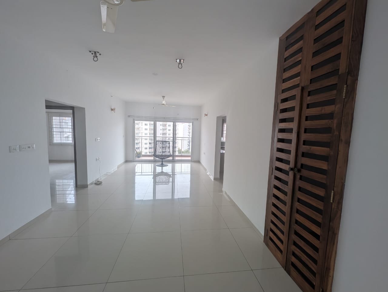 Luxury 4BHK Apartment in L&T Raintree Boulevard - Image 8