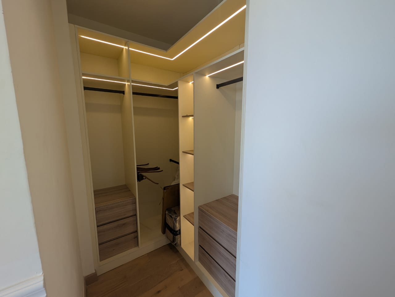 Luxury 1.5 BHK Apartment in Bhartiya City - Image 7