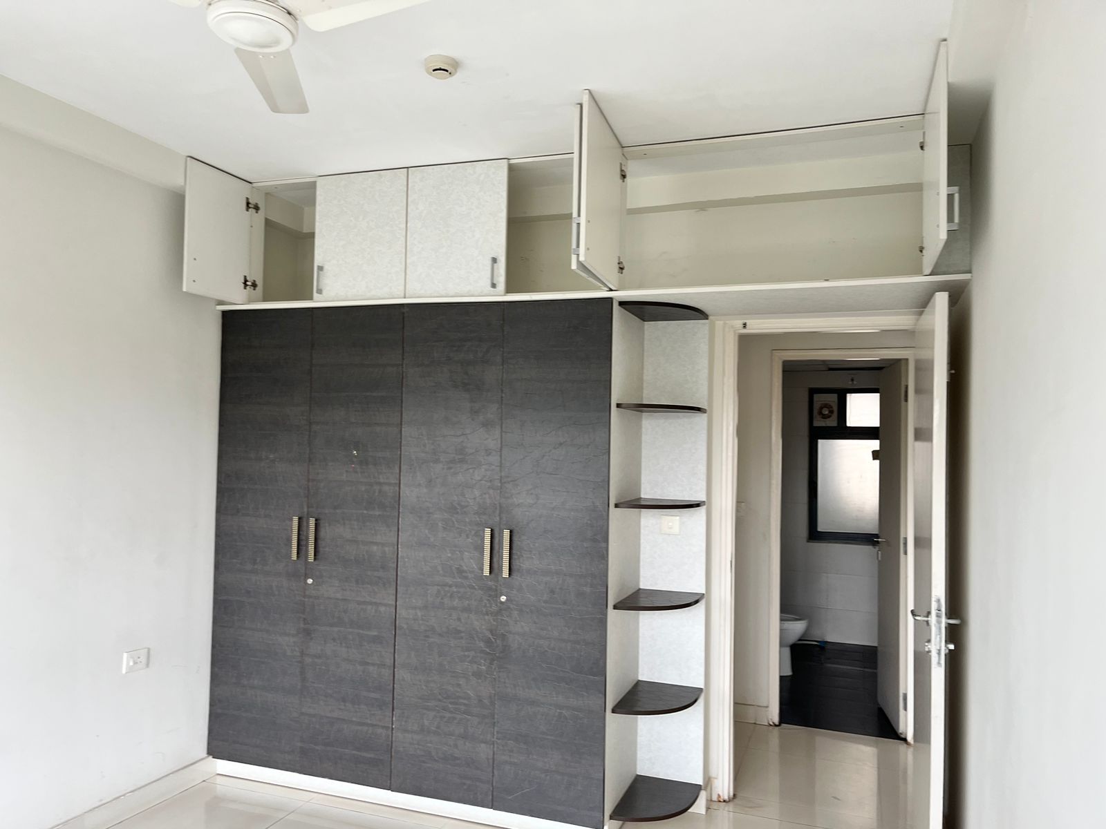 Spacious 2BHK in Tata Aquila Heights, YASHWANTPUR - Image 7