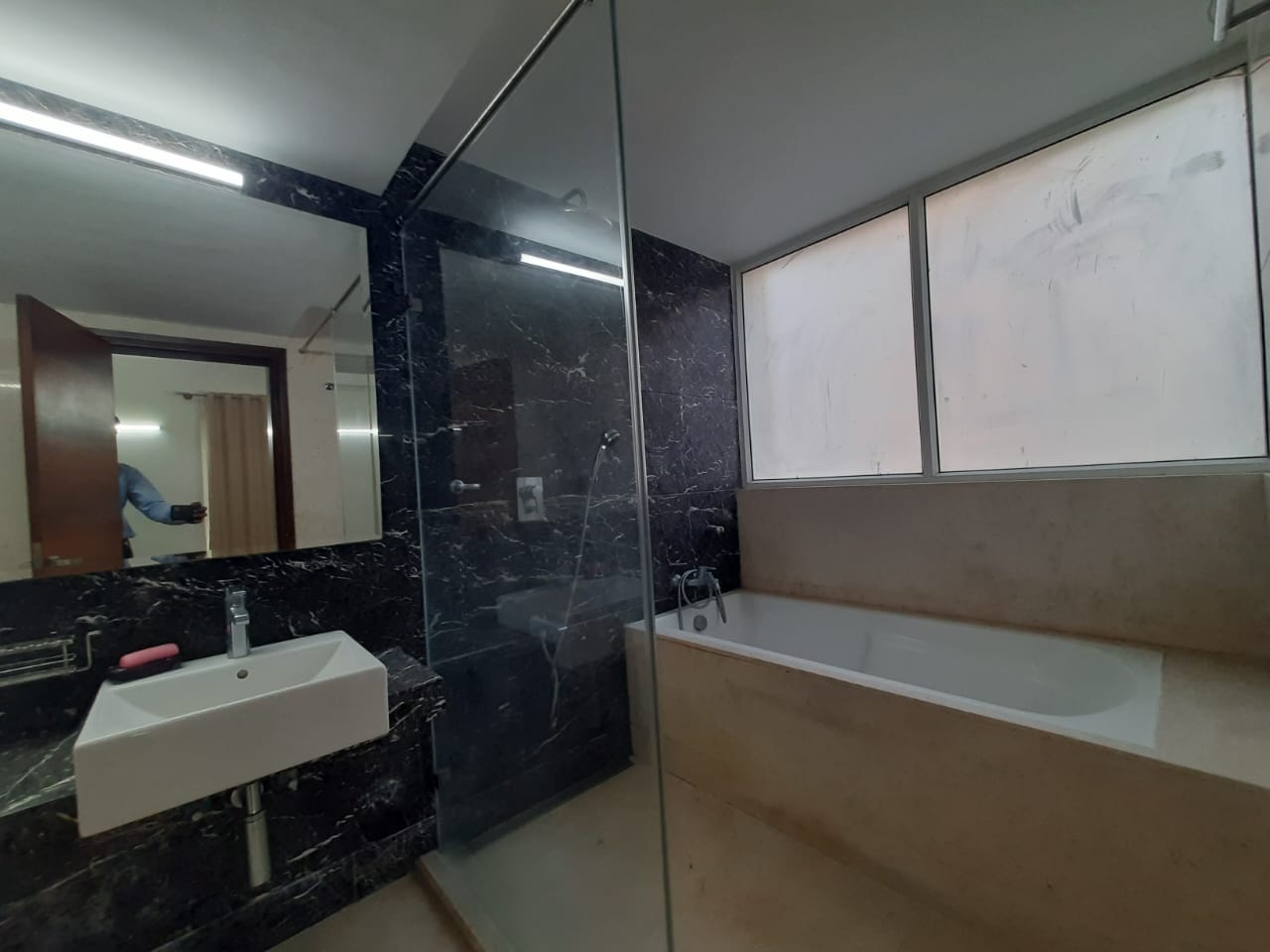 Luxurious 4BHK in RMZ Latitude, Hebbal - Image 2