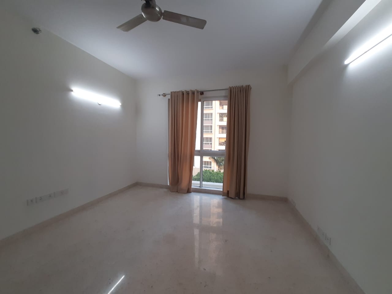 Luxurious 4BHK in RMZ Latitude, Hebbal - Image 5