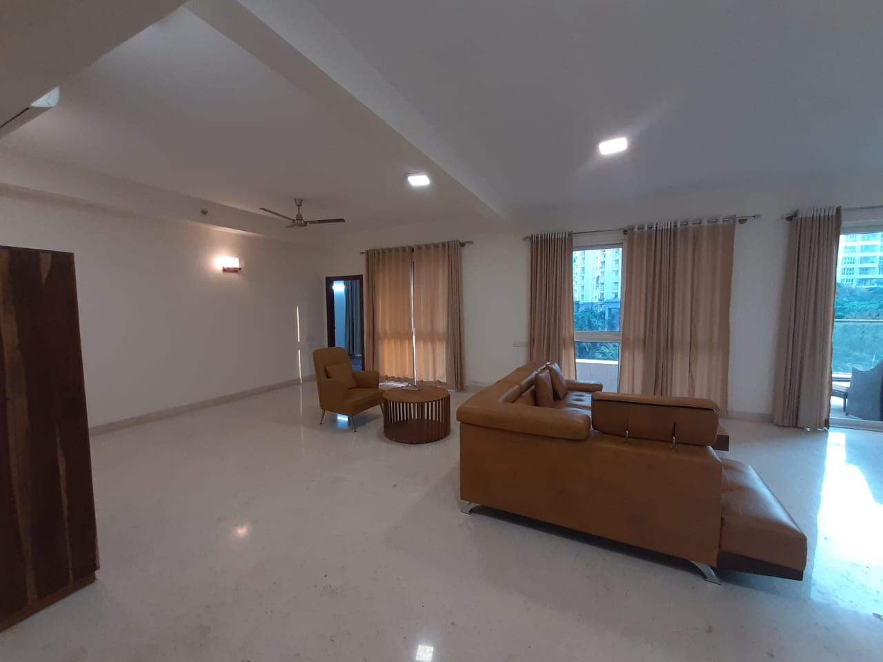 Luxurious 4BHK in RMZ Latitude, Hebbal - Image 8