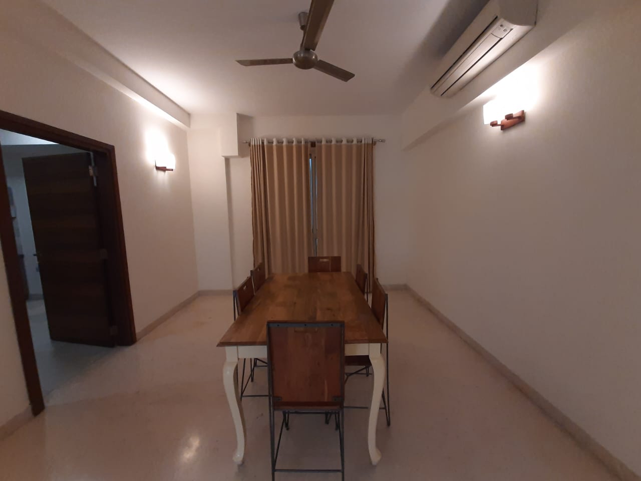 Luxurious 4BHK in RMZ Latitude, Hebbal - Image 9