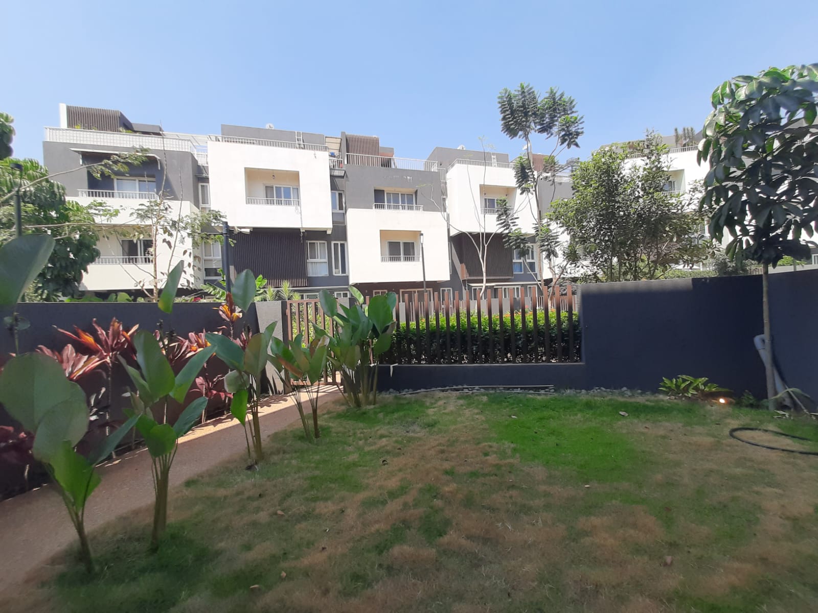 Luxury 5BHK Villa in Hosahalli, Airport Road - Property in Bangalore
