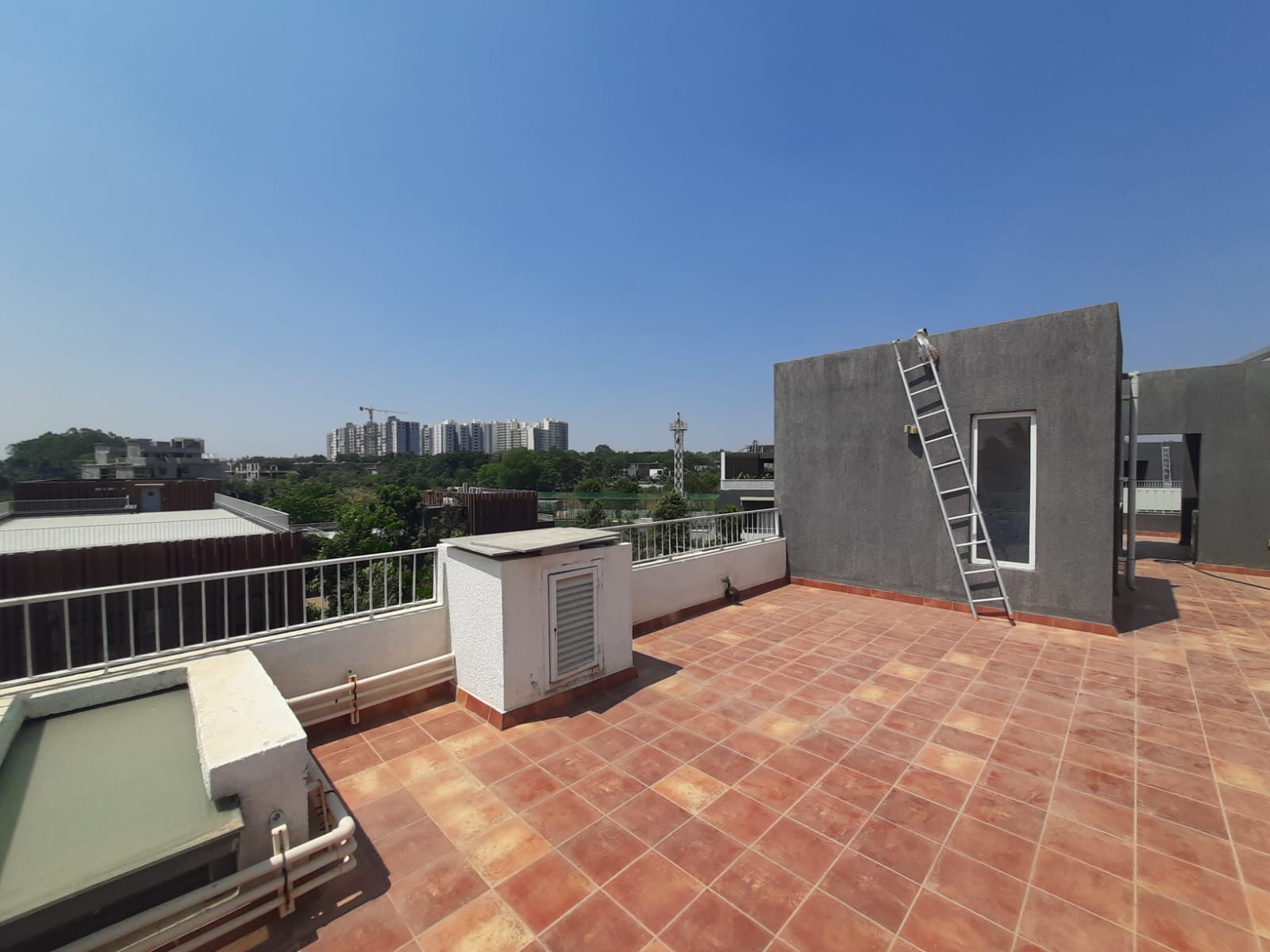 Luxury 5BHK Villa in Hosahalli, Airport Road - Image 2